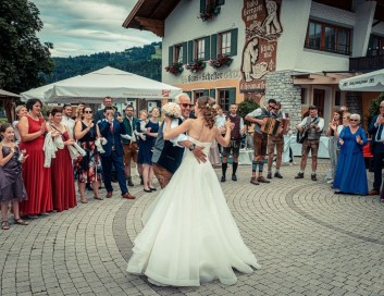 Braut tanzt mir Ihrem Vater