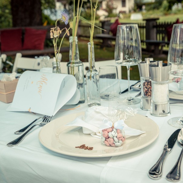 Gedeckter Tisch für die Hochzeit