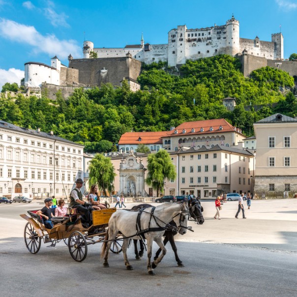 Kapitelplatz mit Blick auf Festung Hohensalzburg © Tourismus Salzburg GmbH - Günter Breitegger