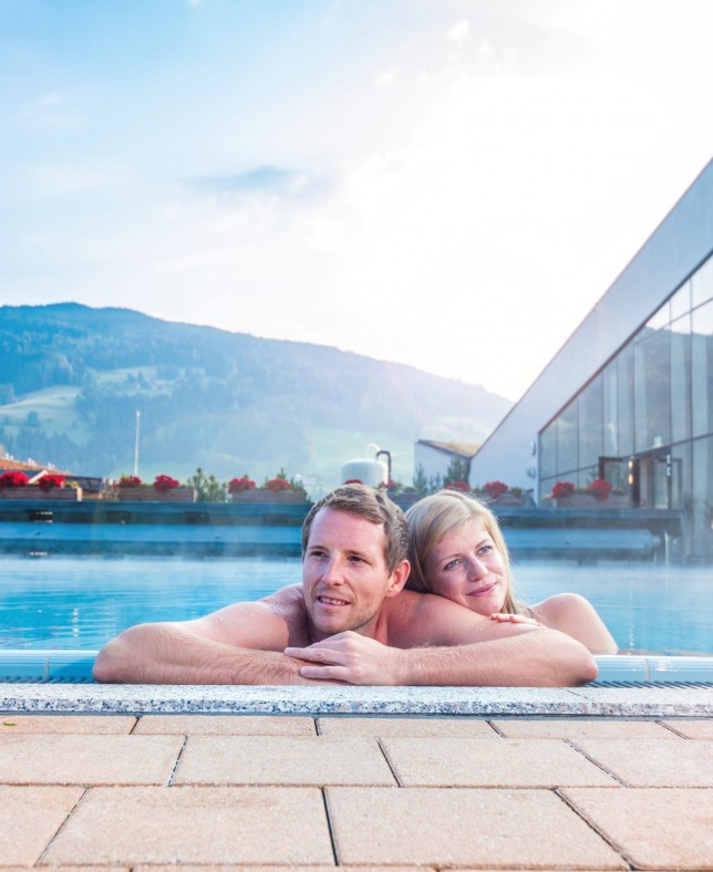Schwimmen in der Therme im Sommer © Therme Amade  - Nadia Jabli Photography