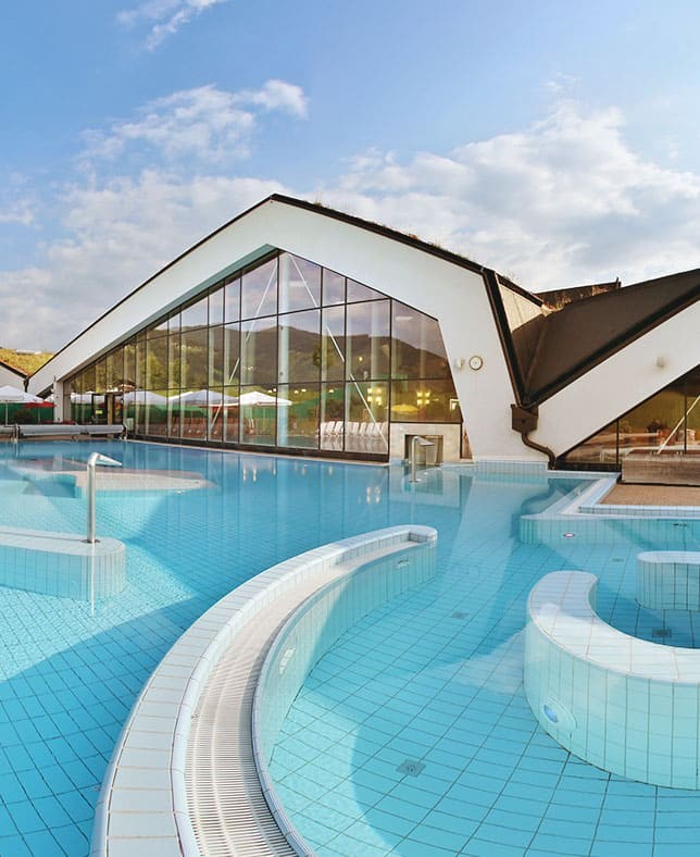 Außen-Schwimmbereich © Erlebnis-Therme Amadé